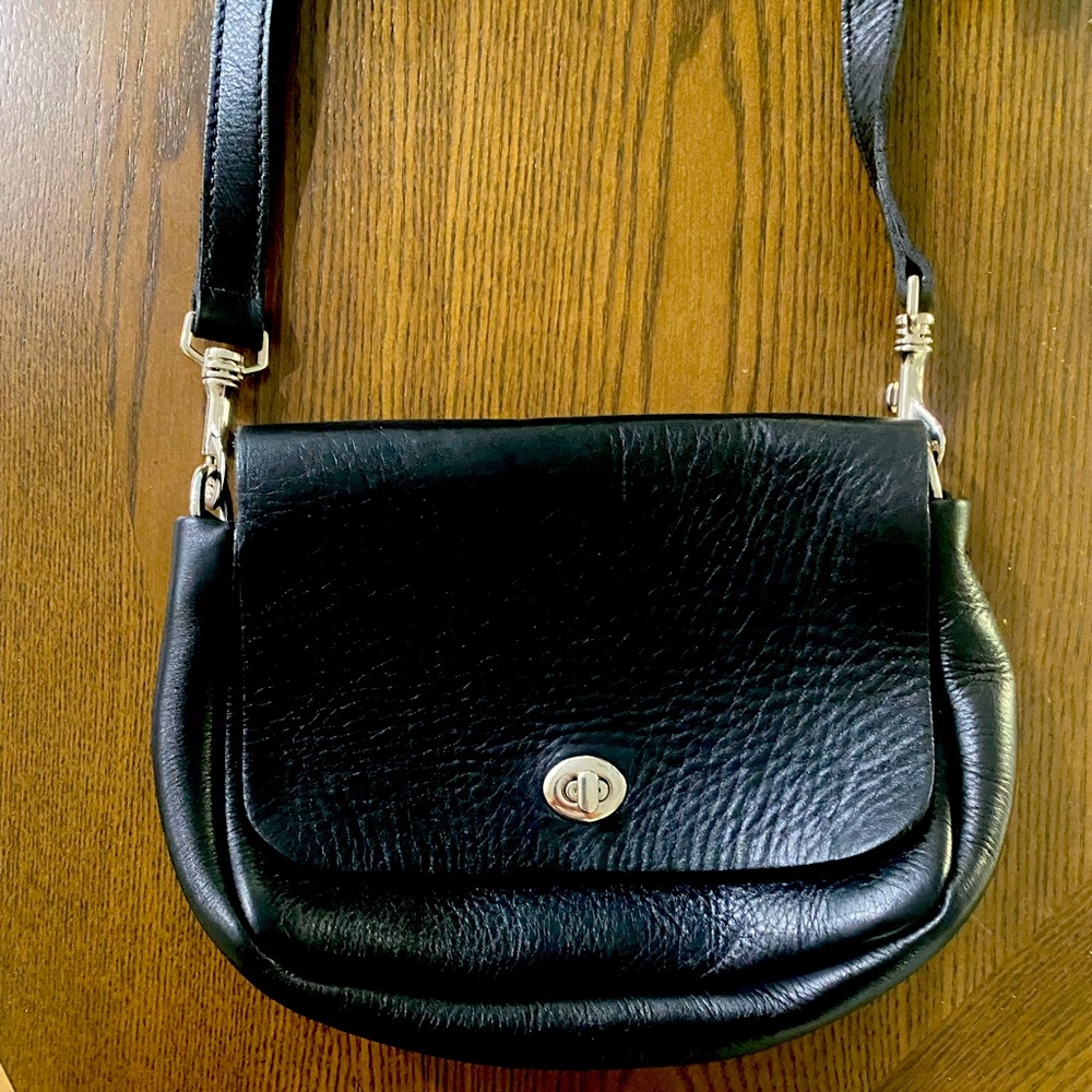 m0851 Crossbody